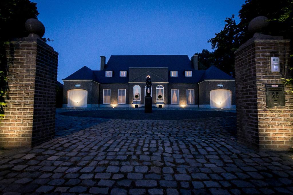 Villalux Kortessem ภายนอก รูปภาพ